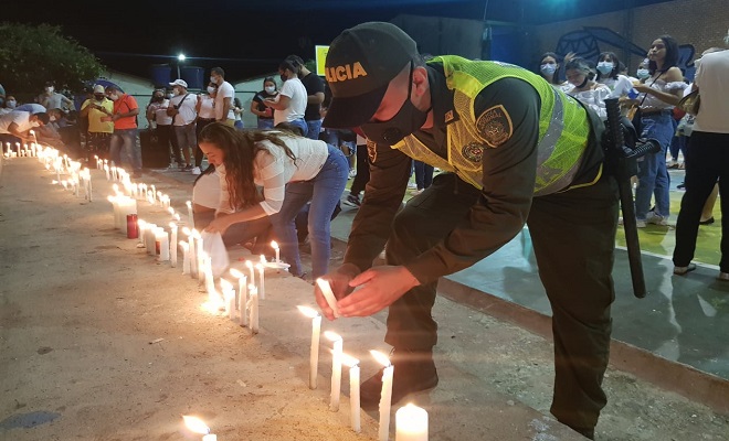 En_Santander_se_realizó_velatón_por_nuestro_país_1