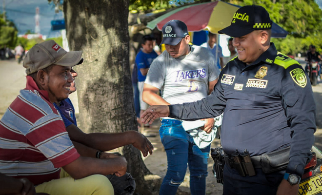 Policía con la comunidad