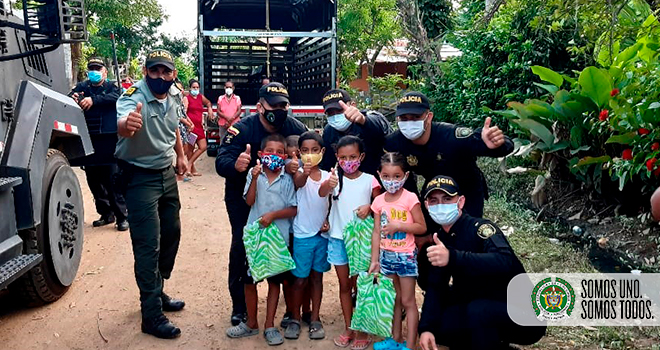 Entrega-de-kits-escolares