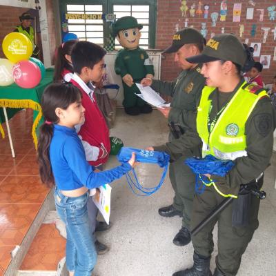 Entrega de certificados y elementos