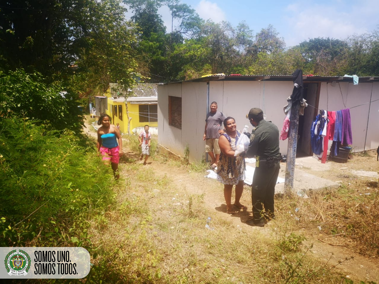 Acompañamos a la Gobernación Departamental en la entrega de 100 mercados