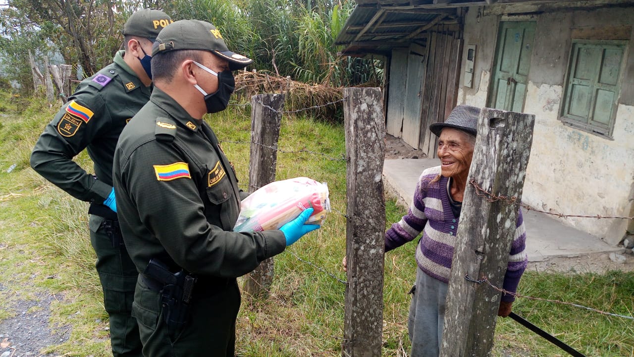 Entrega_de_Mercados_a_población_vulnerable_1