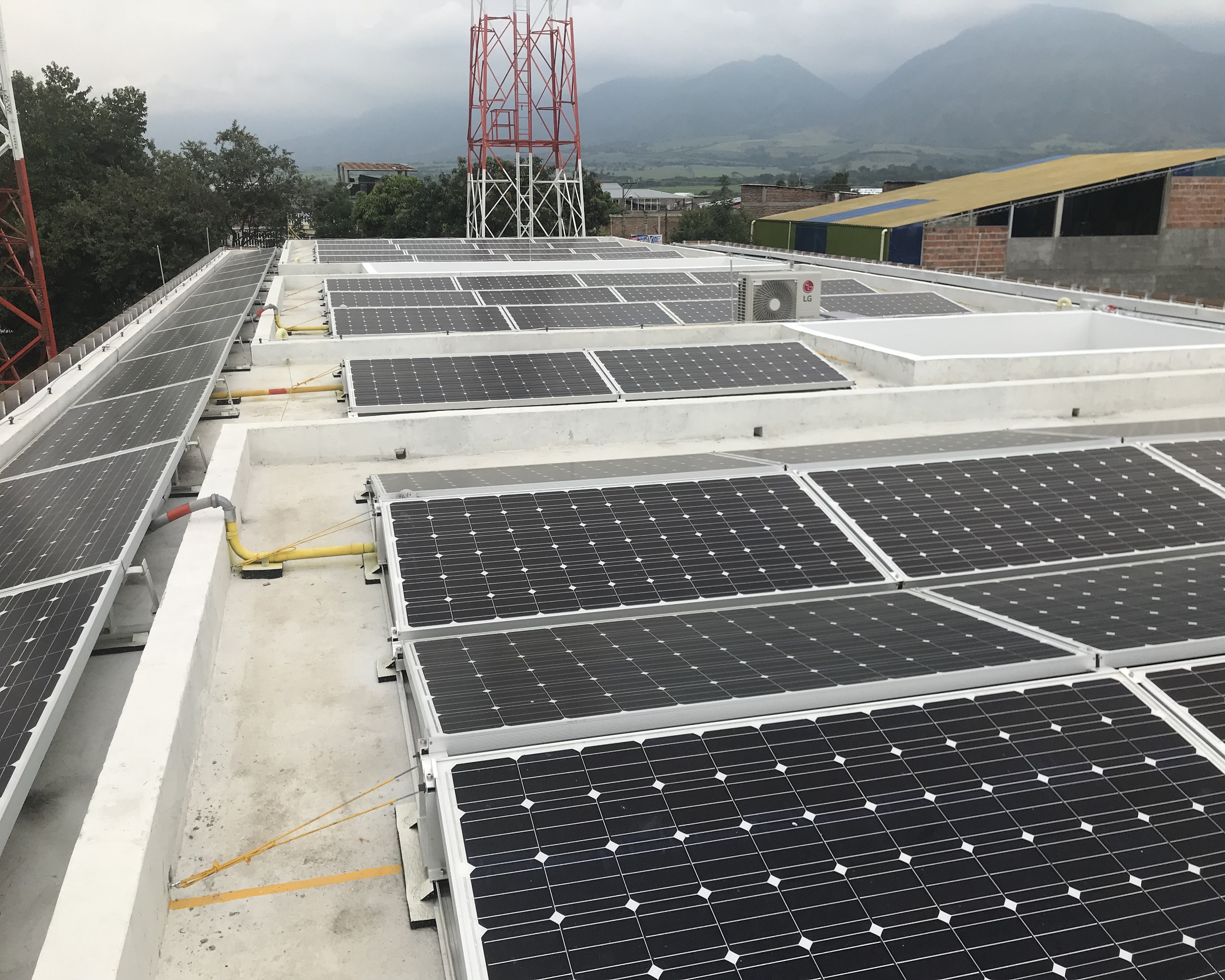 Las Edificaciones Cero Energía corresponden a la generación de energía propia a partir del uso de sistemas naturales renovables