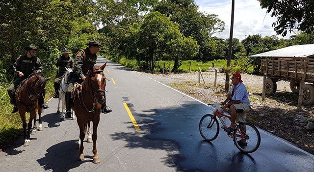 Los carabineros-de la Policía Nacional-fortalecen la vigilancia rural-en el Meta