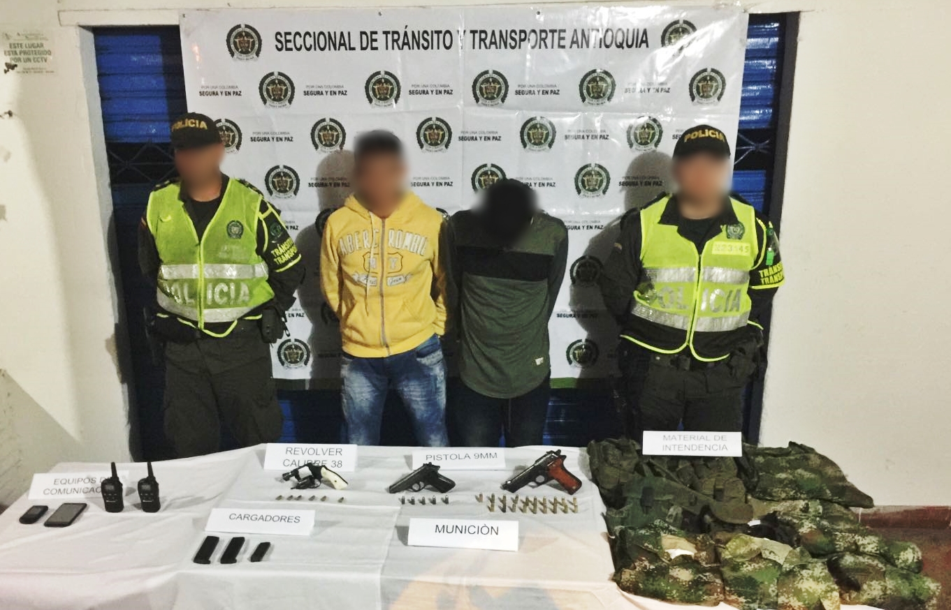 Policía-captura-dos-sujetos-con-armas-en-el-occidente-de-antioquia-2