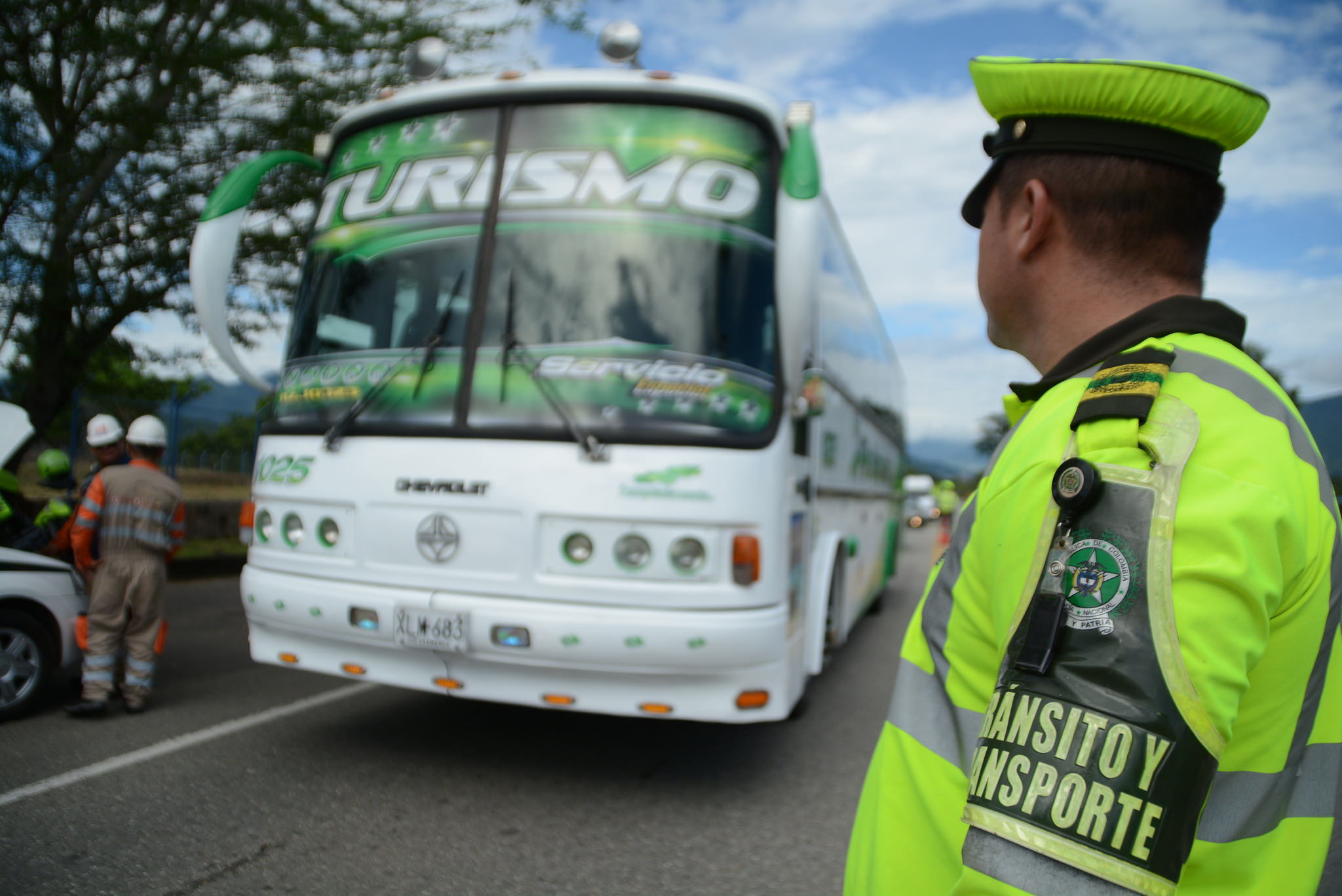 Trabajamos por su seguridad en las vías, municipios y zonas rurales de Santander