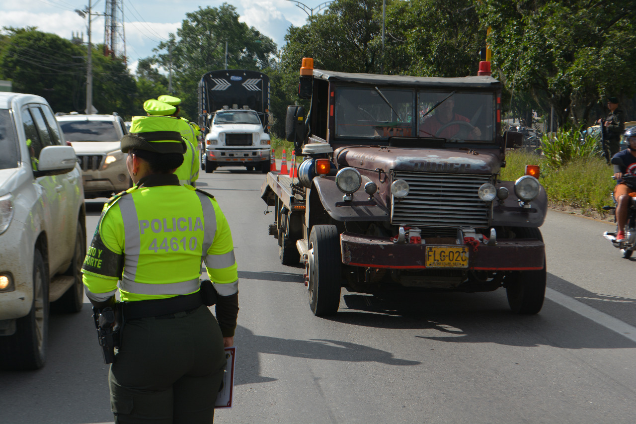 Trabajamos por su seguridad en las vías, municipios y zonas rurales de Santander