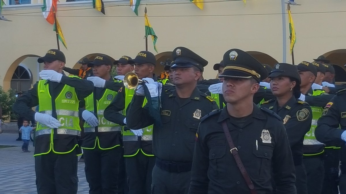 En el acto institucional participaron autoridades político–administrativas, departamentales, municipales, fuerzas militares, fiscalía, autoridades eclesiásticas entre otros