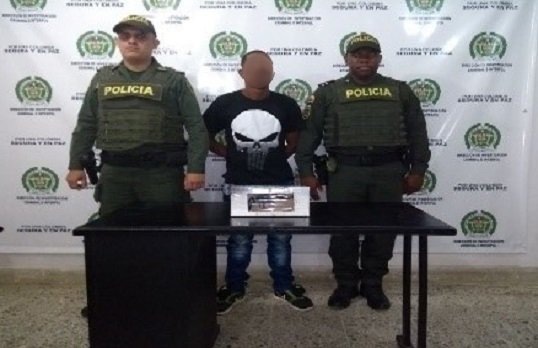 La rápida reacción de los uniformados permite dar con la captura del sujeto quien habría emprendido la huida 