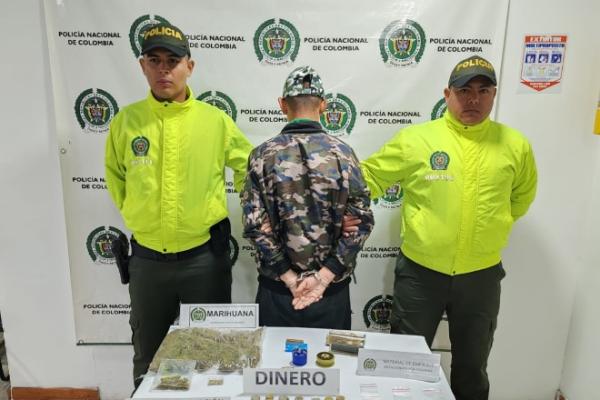 En medio de una diligencia de allanamiento en Pacora, fue capturado “Pinche” con gran cantidad de dosis de estupefacientes