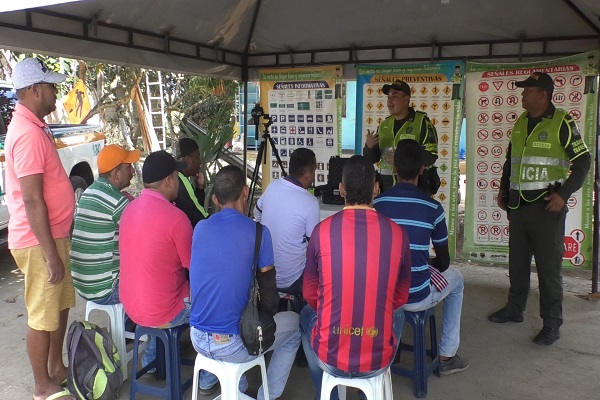 Se dispuso de siete puntos de información y acompañamiento en los diferentes ejes viales del departamento. 