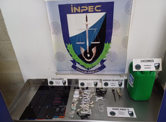 En Caldas, el GAULA interviene el patio No.2 de la cárcel Doña Juana y encuentra 16 celulares y accesorios 16 celulares y accesorios. 