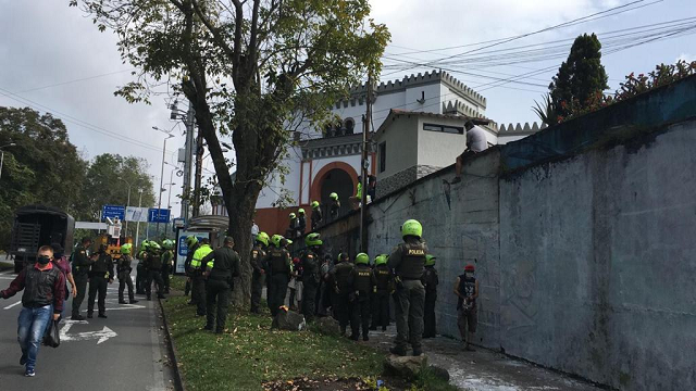 si su arte quiere expresar, con el permiso de la administración municipal debe contar