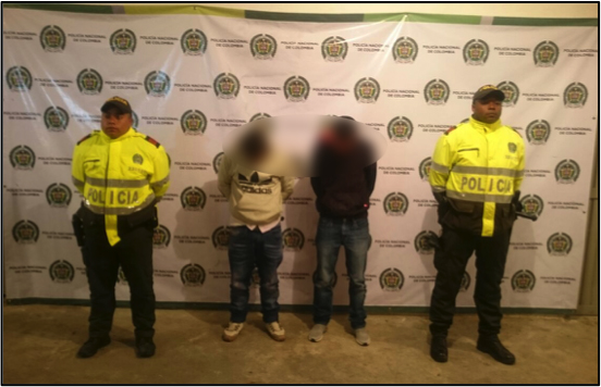 En flagrancia quedaron cuando intentaban llevarse una moto del barrio fundadores