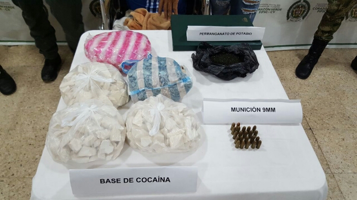 5000 gramos de estupefaciente y 22 cartuchos de 9 mm incautadosEn el operativo se logró la incautación de 5000 gramos de base de coca, 366 gramos de permanganato de potasio y 22 cartuchos 9mmEn el operativo se logró la incautación de 5000 gramos de base de coca, 366 gramos de permanganato de potasio y 22 cartuchos 9mm