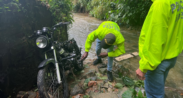 A-los-hoy-capturados-se-les-encuentra-en-su-poder-partes-de-una-motocicleta-hurtada