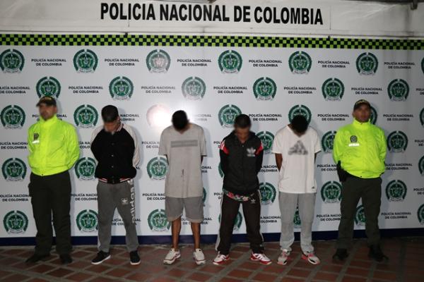 Los-hoy-capturados-ejercían-su-labor-criminal-alrededor-de-un-parque-un-colegio-y-una-iglesia-del-barrio-Santa-Elena 