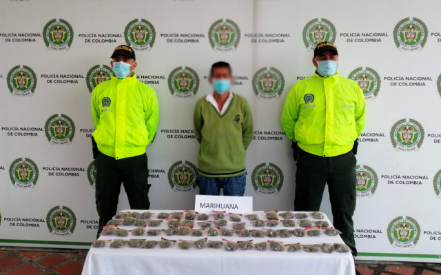 El-hombre-conocido-como-Oscar-lidera-la-venta-de-estupefacientes-tipo-marihuana-en-dicho-sector