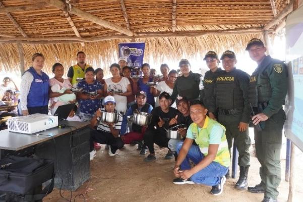 entidades, policías y comunidad