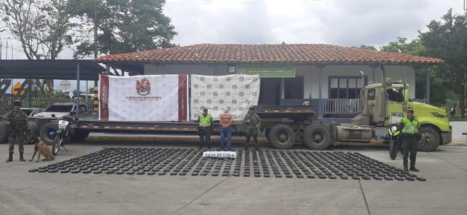 Logran la captura de un ciudadano por llevar 482 kilos de base de coca 