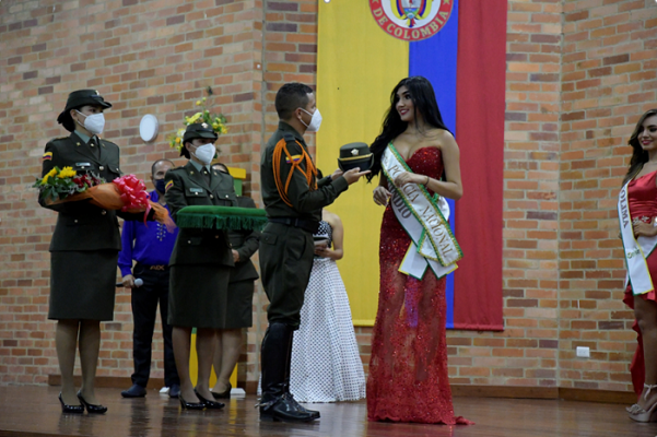 Coronación Reina Policía Nacional, en el marco del festival de la Guabina y el Tiple 