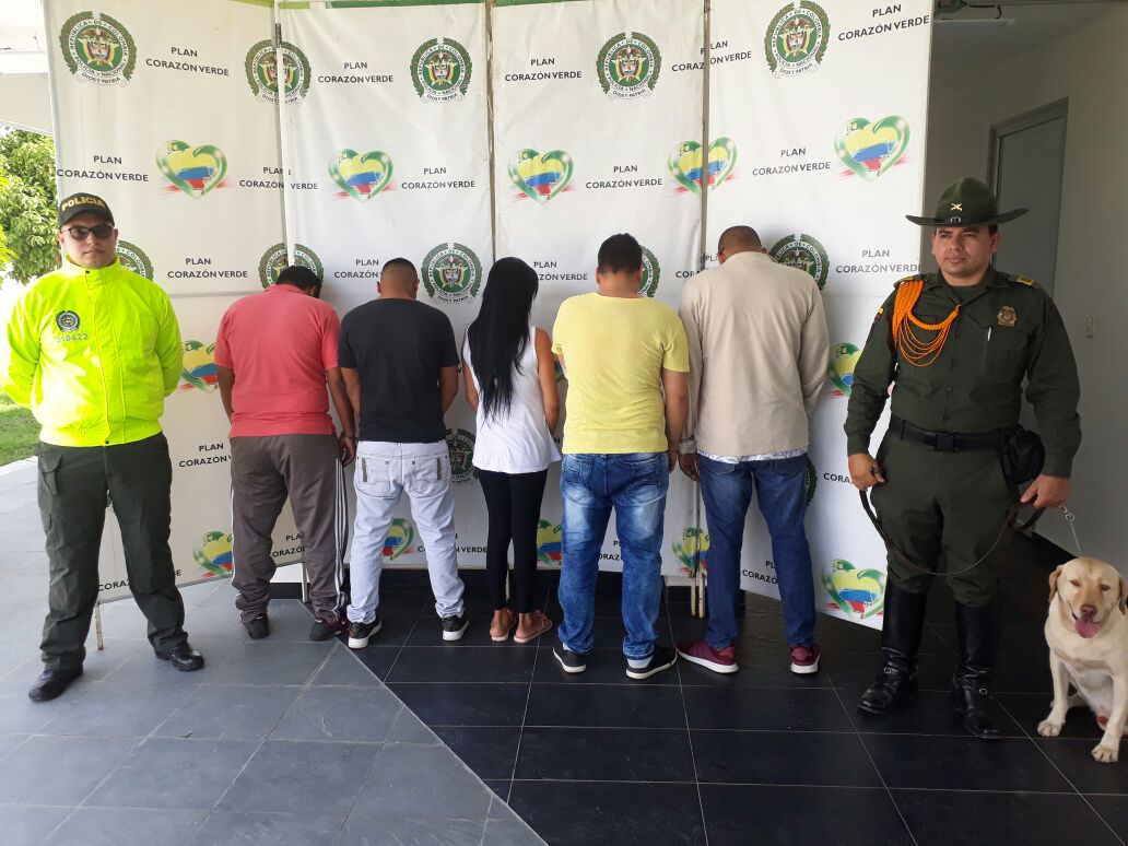 Capturados cinco personas