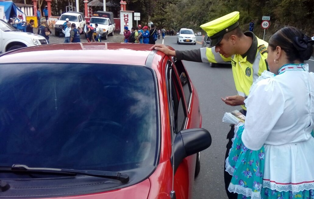 Entrega de recomendaciones a los viajeros que visitan el departamento