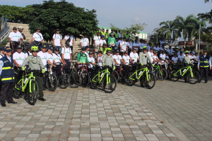 Policía lidera actividad de ciclo paseo