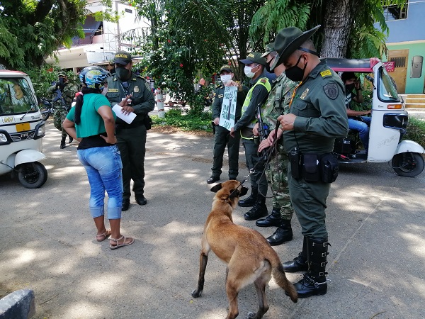 El departamento de Policía del Guainía realizó una toma masiva en el municipio de Inírida haciendo especial énfasis en dar a conocer la campaña institucional “Yo no pago yo denuncio” 