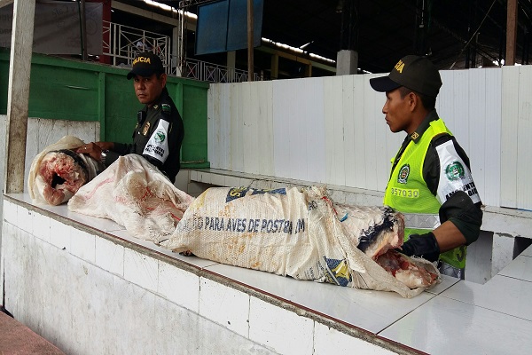 policía-comprometido