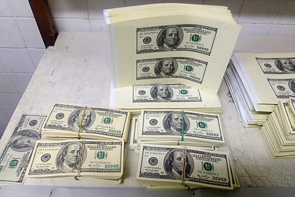 Dinero falsificado incautado durante el desarrollo de la operación