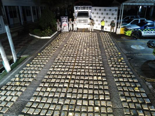 Incautada más de una tonelada de marihuana oculta mediante modalidad de caleta  