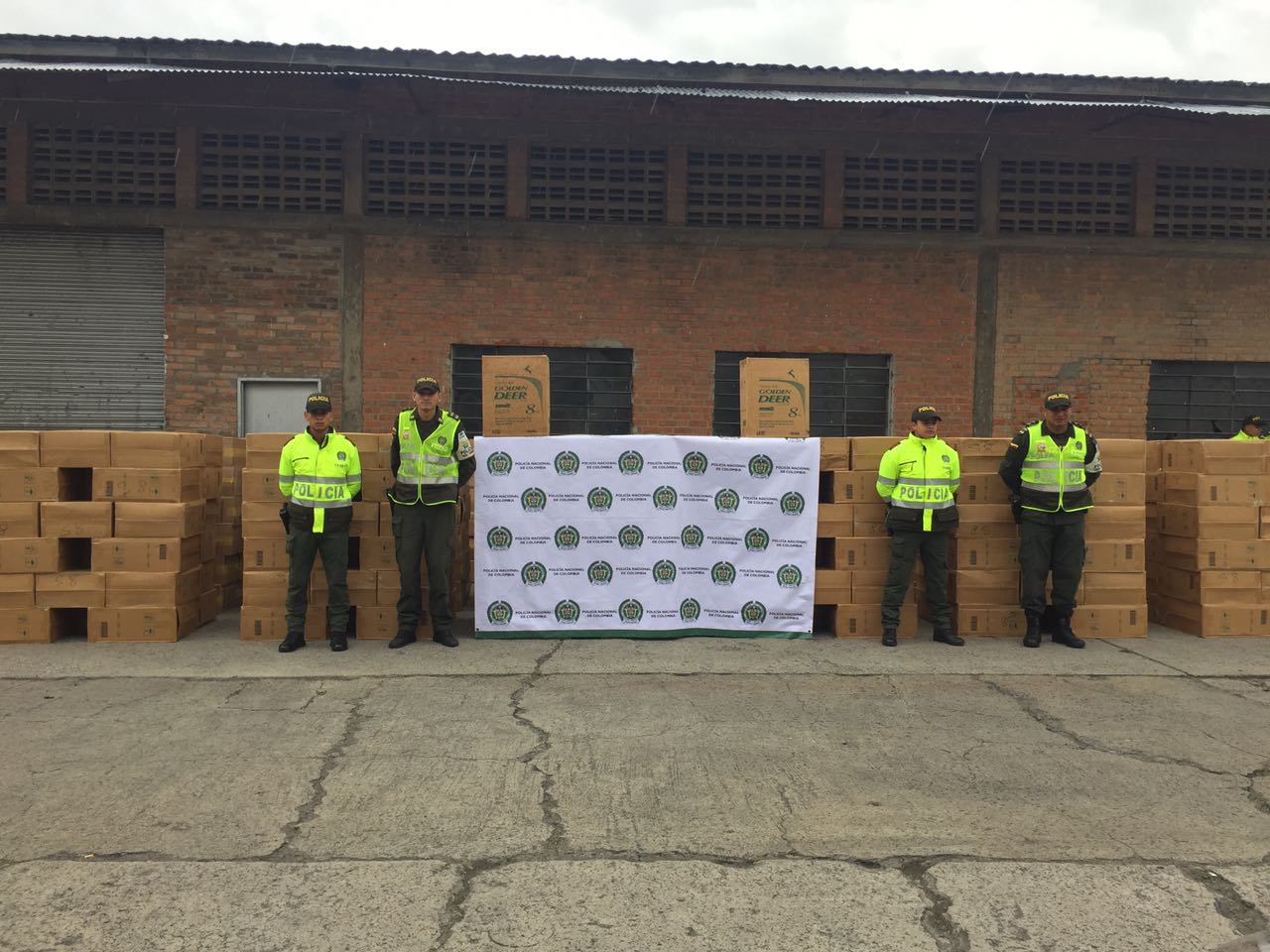  Policía incautó millonario cargamento de contrabando