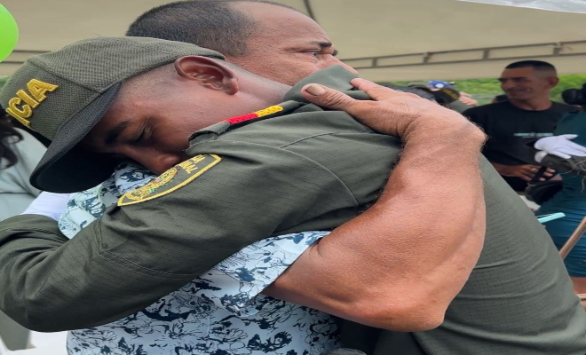 la de servir con la frente en alto.