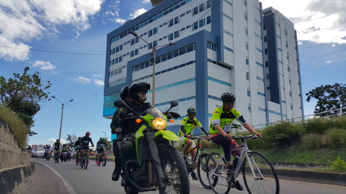 Con-concursos-y-obsequios-se-exaltó-la-labor-policial-a-fin-de-mejorar-la-calidad-de-vida-de-nuestros-uniformados 