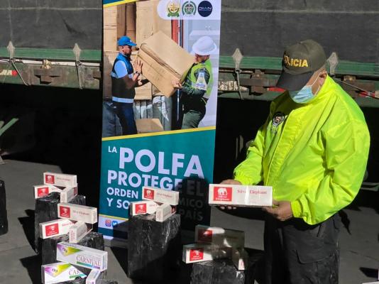 La_POLFA_aprehendió_8_mil_cajetillas_de_cigarrillos_en_Santander_3