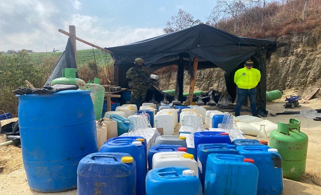 Laboratorio que tenía una capacidad de producción de 100 galones semanales