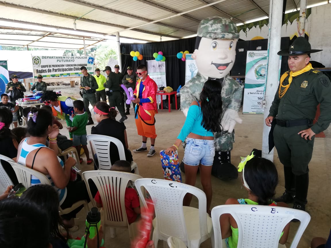 Lazos con la comunidad