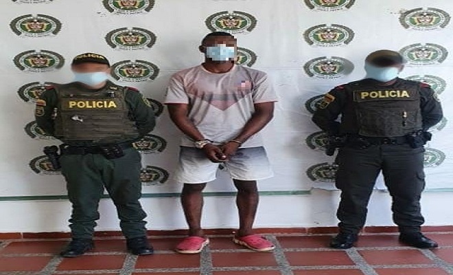 El capturado debería estar cumpliendo en su residencia, una medida judicial por porte ilegal de armas de fuego.