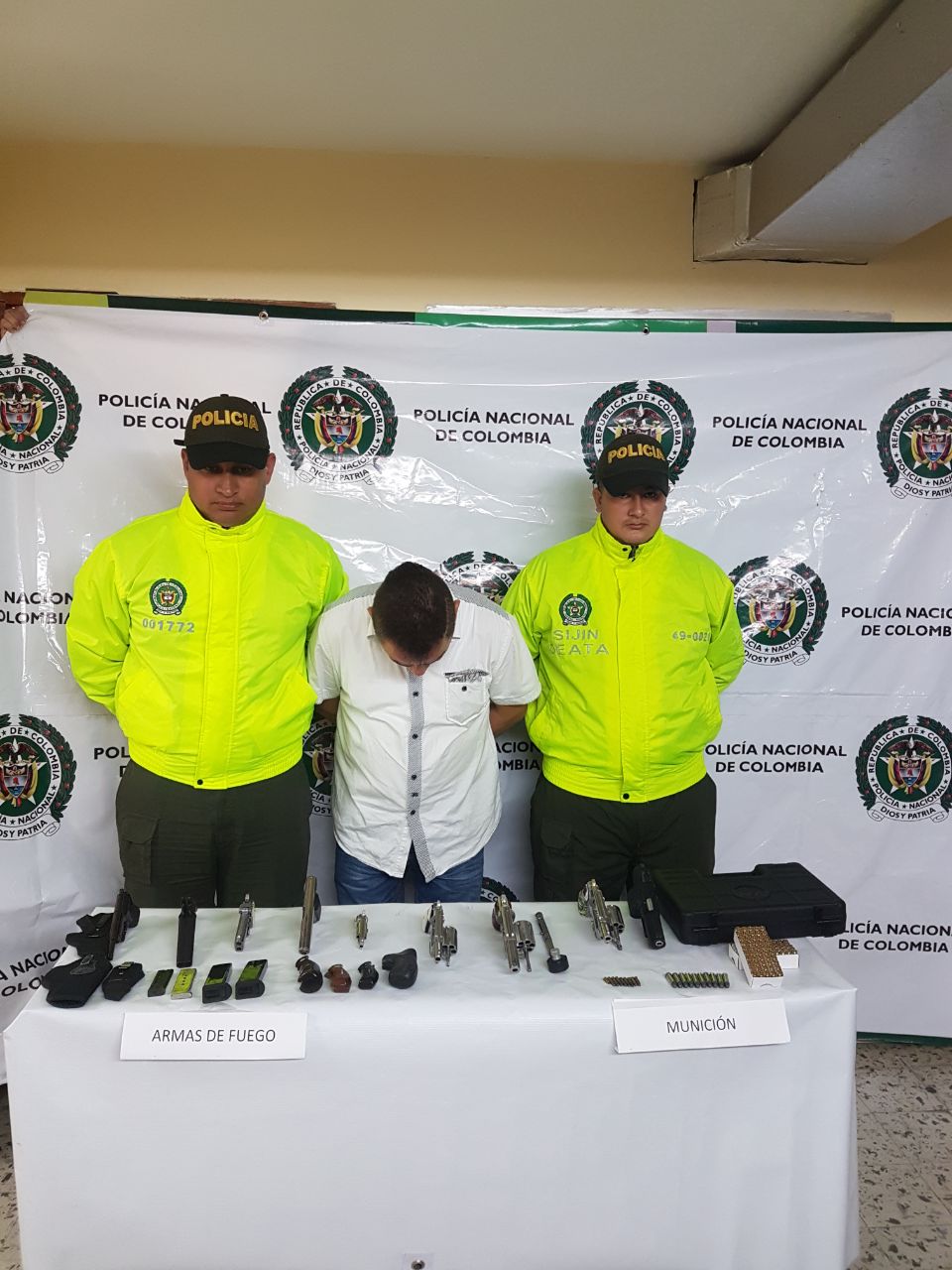 Capturado con 10 armas de fugo