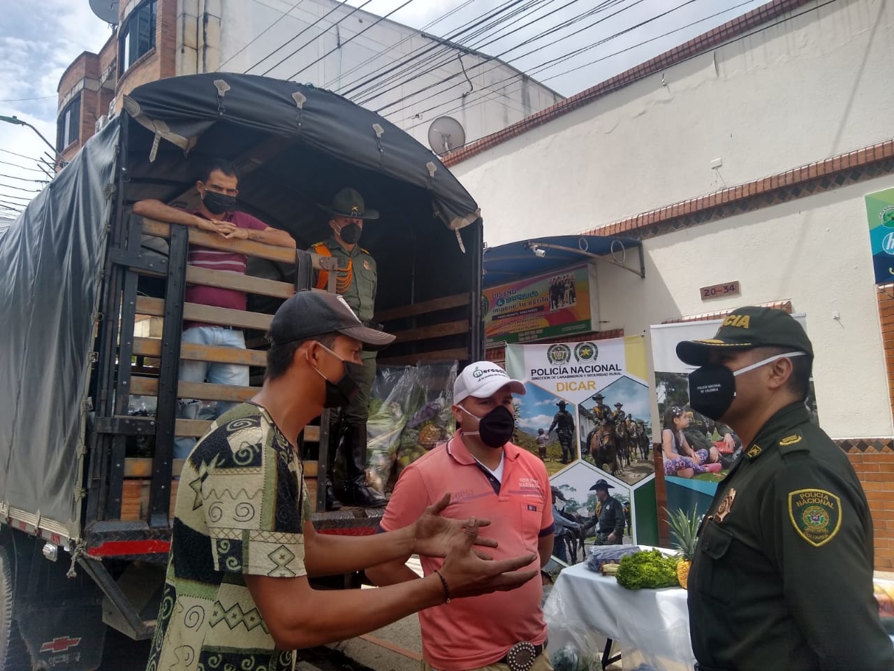 “Mercado campesino móvil”, una iniciativa para apoyar a nuestros campesinos