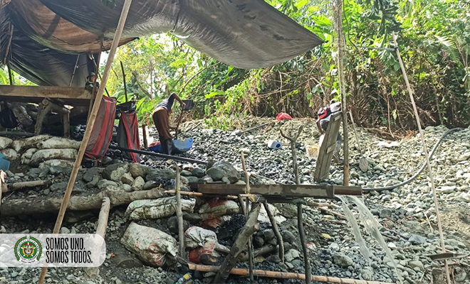 Cinco capturados por el delito de explotación ilícita de yacimiento minero en cauca.