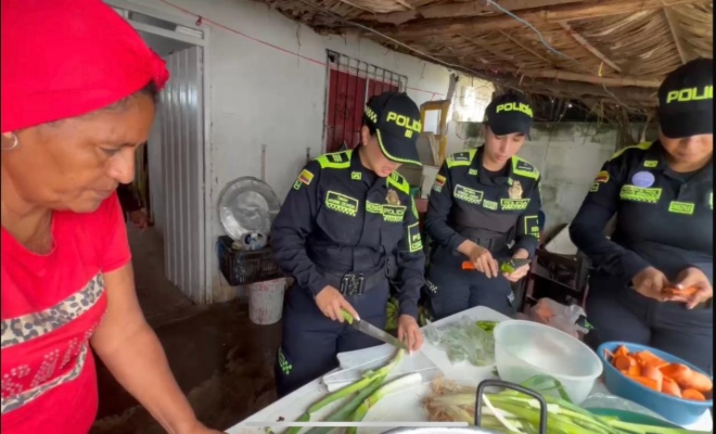 mujeres que, en medio de la fiesta, dejaron de ser solo autoridad para convertirse en vecinos