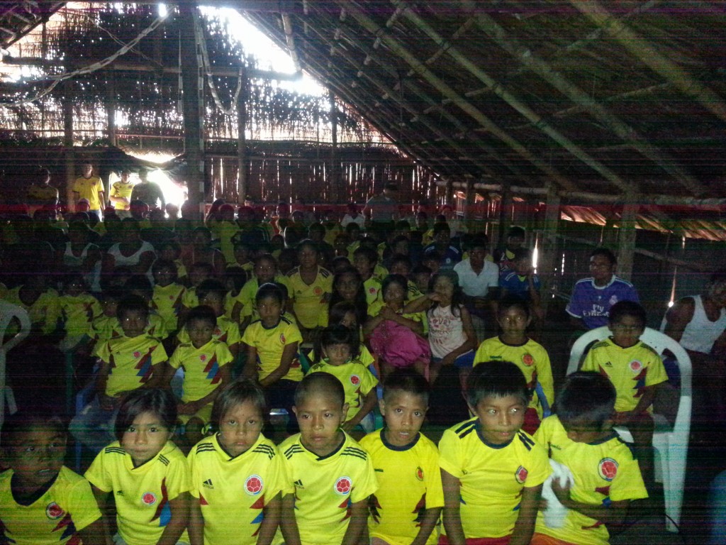mundial-de-futbol-comunidades-indigenas-vaupes-departamento-de-policia-vaupes.