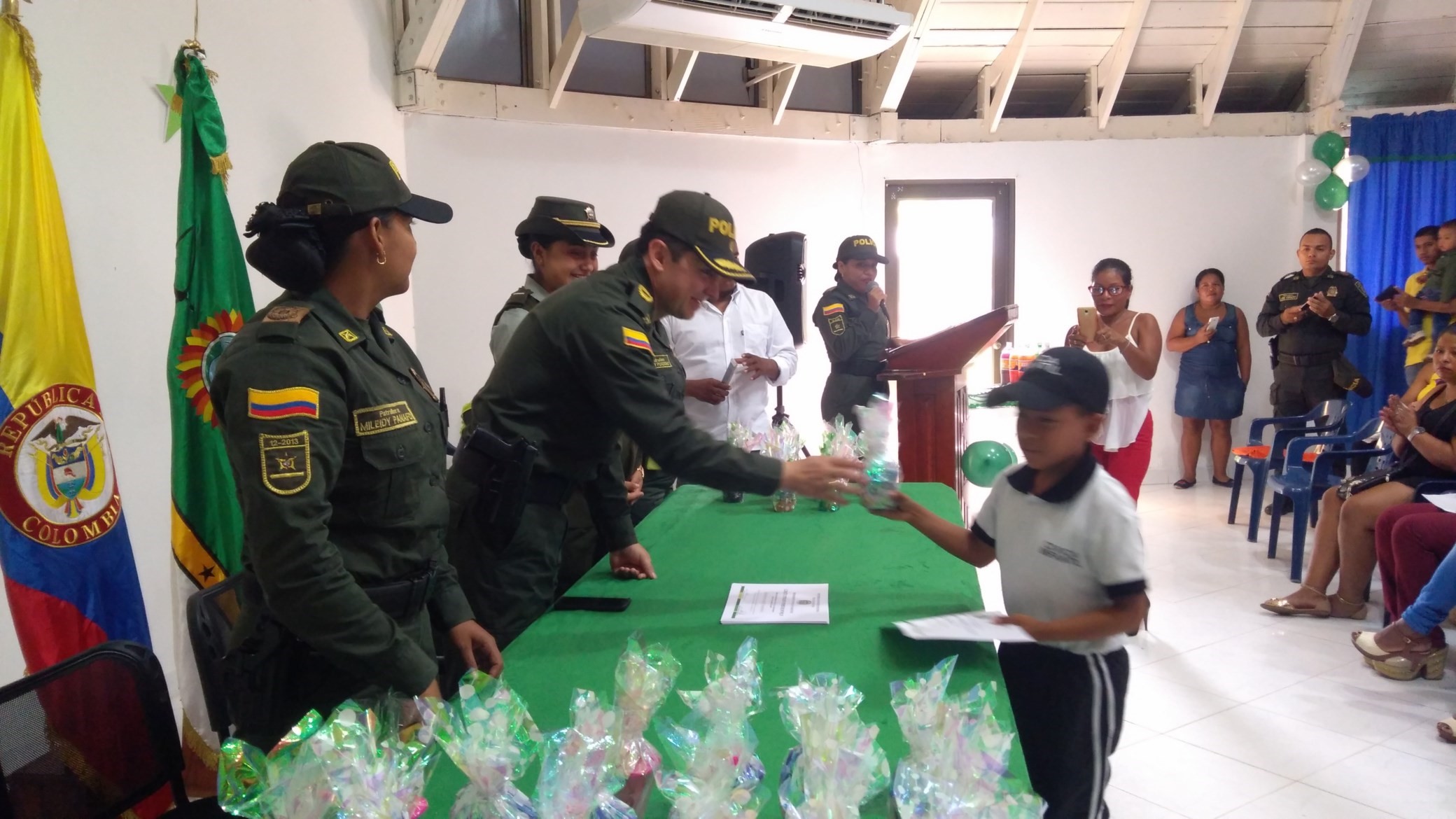 Los 30 pequeños hacen parte del programa policía cívica infantil 
