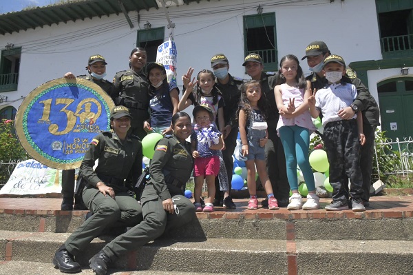 Campaña creando sonrisas ESVEL 