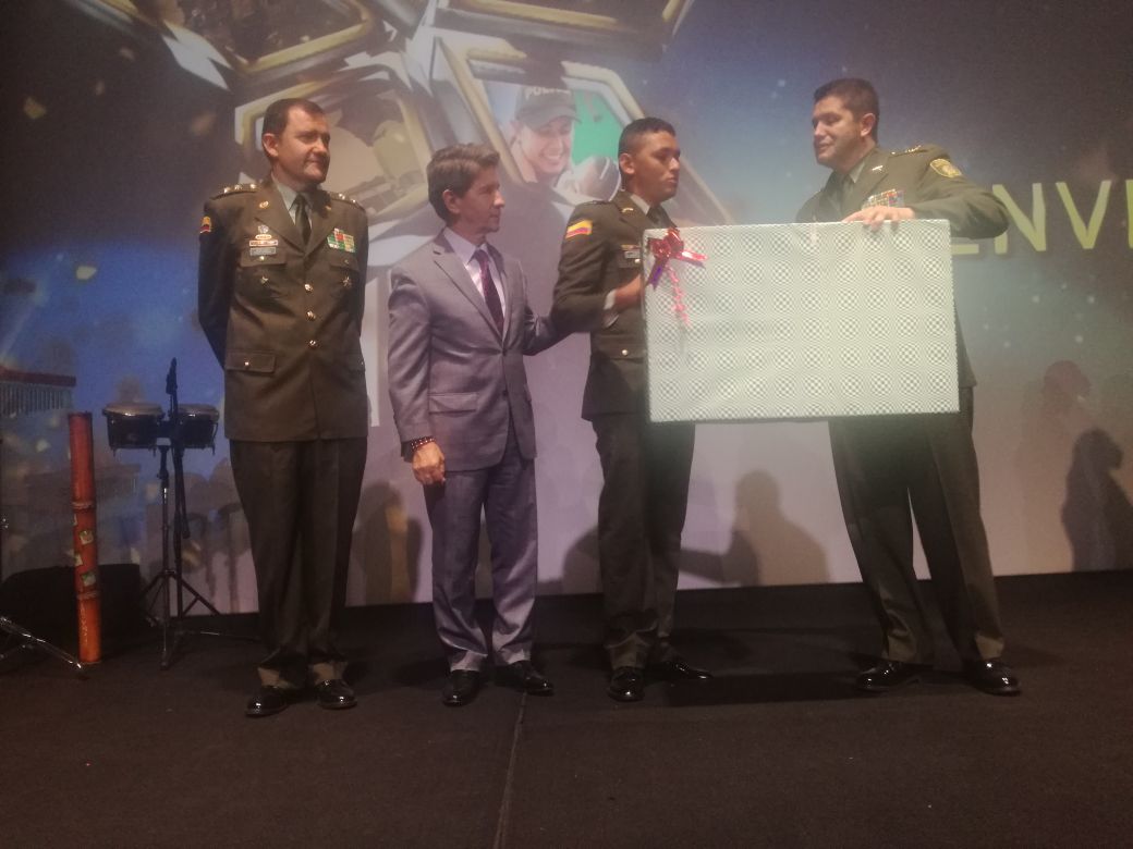 Evento noche de la excelencia polical en Medellín
