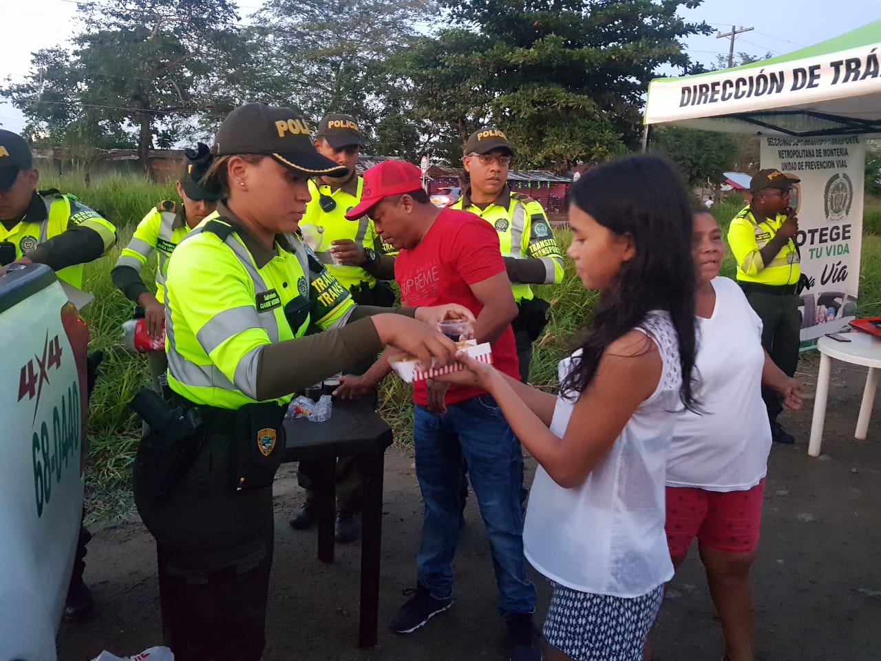 novenas-de-aguinaldo-transito-monteria-calle-larga