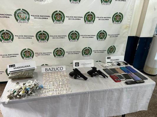 Incautación de dos armas traumáticas, 2.900 gramos de estupefacientes, la recuperación de 11 vehículos y 12 celulares