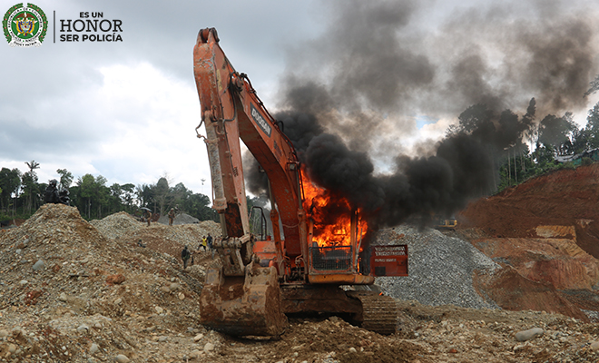 En el operativo se destruyeron seis excavadoras, que generaban ganancias por más de 9.800 millones de pesos anuales 